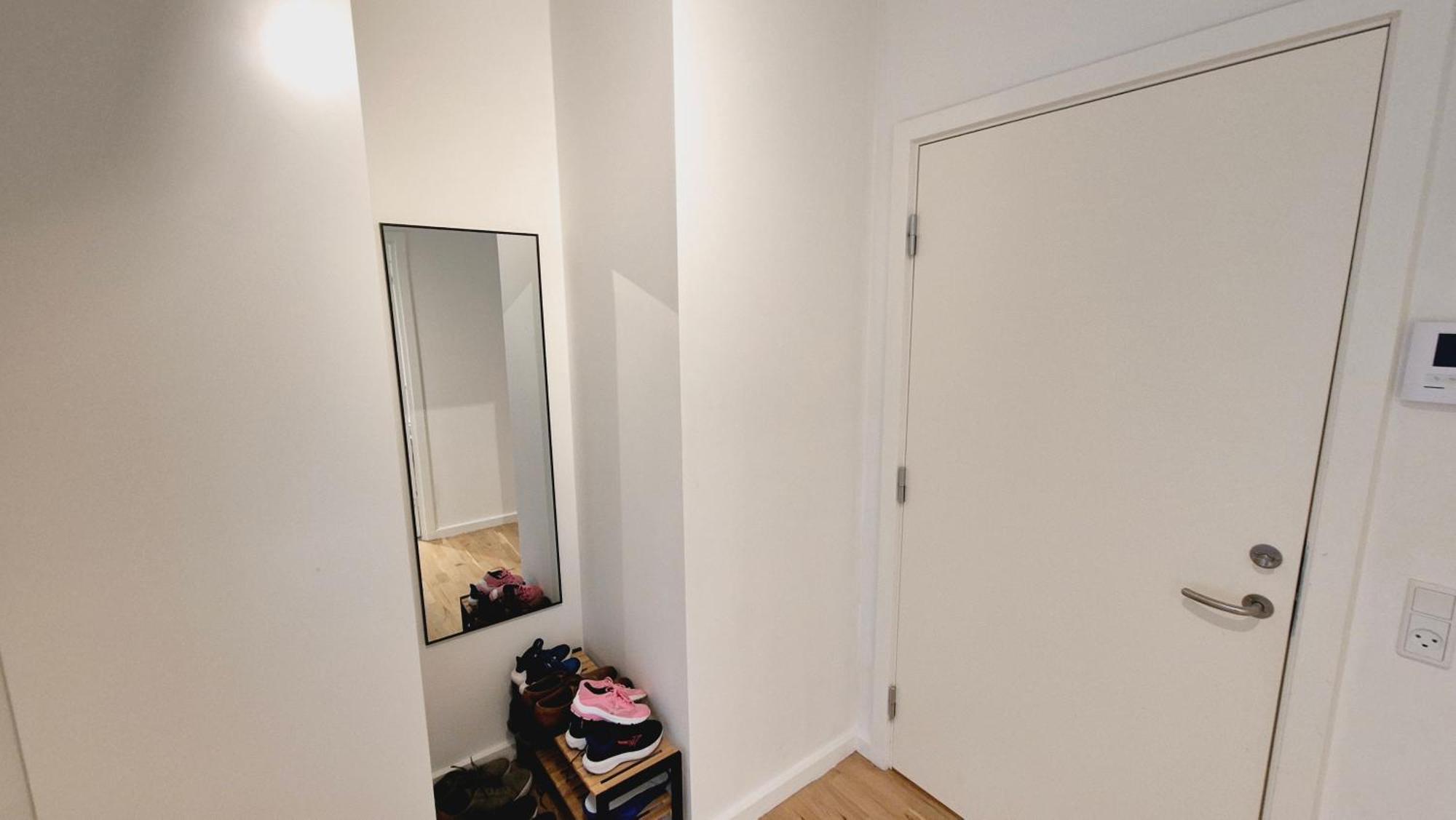 Spacious 120 Metres From Metro Lägenhet *