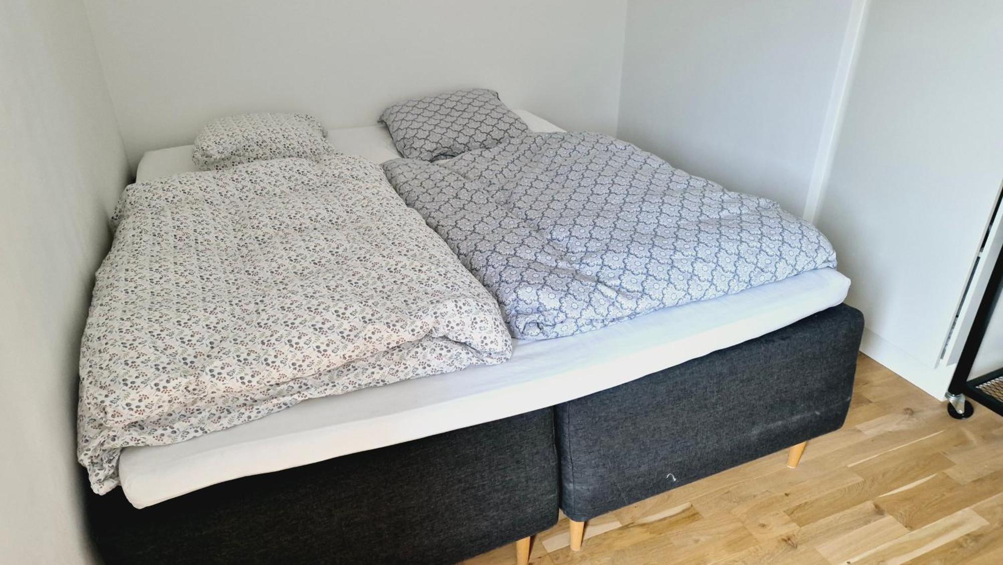 Spacious 120 Metres From Metro Lägenhet *
