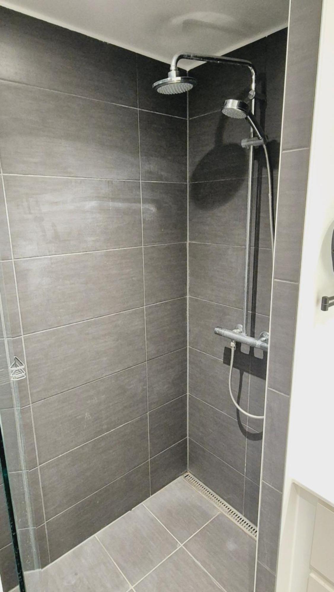 Appartamento Spacious 120 Metres From Metro
