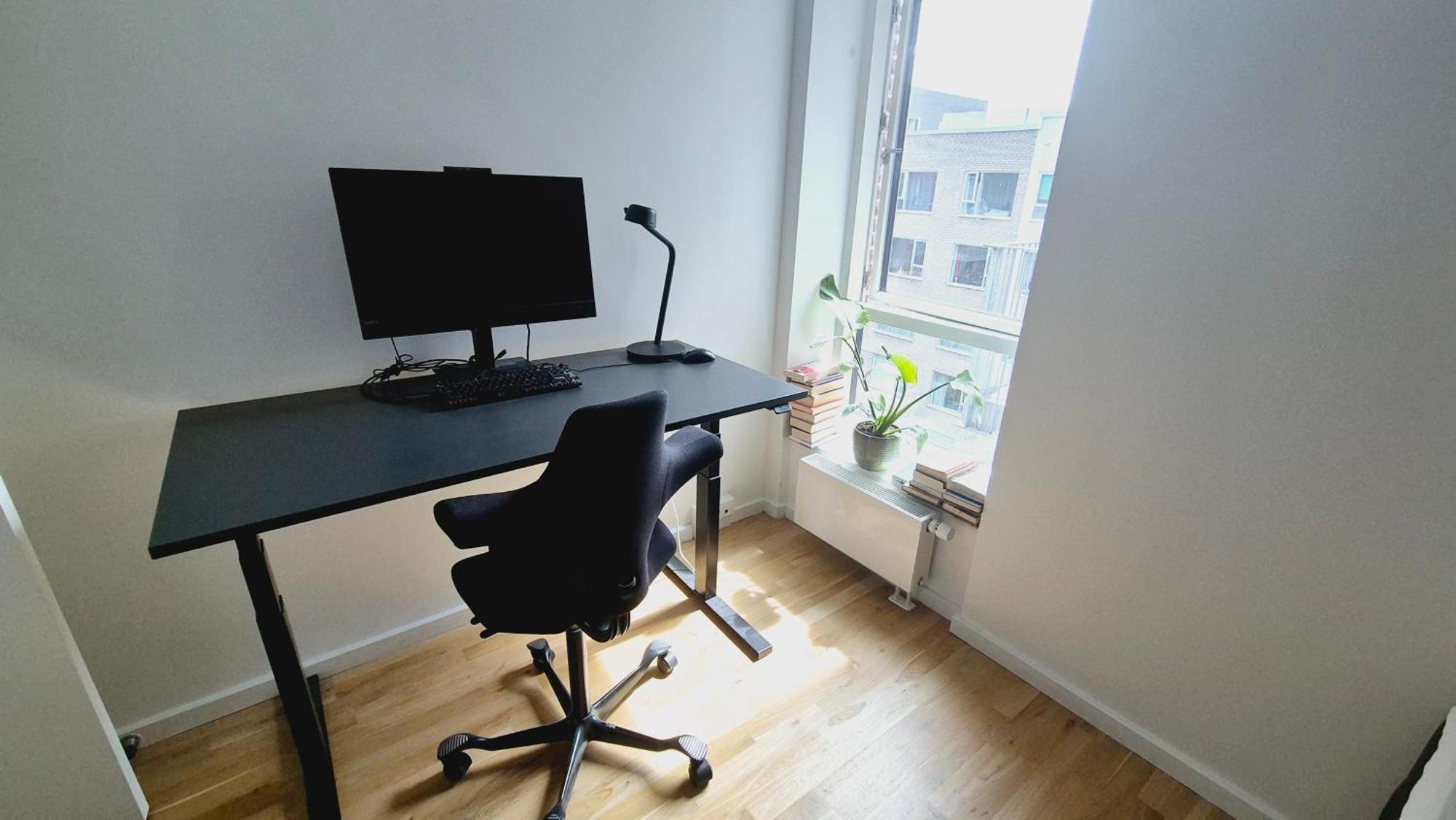 Spacious 120 Metres From Metro Appartamento *